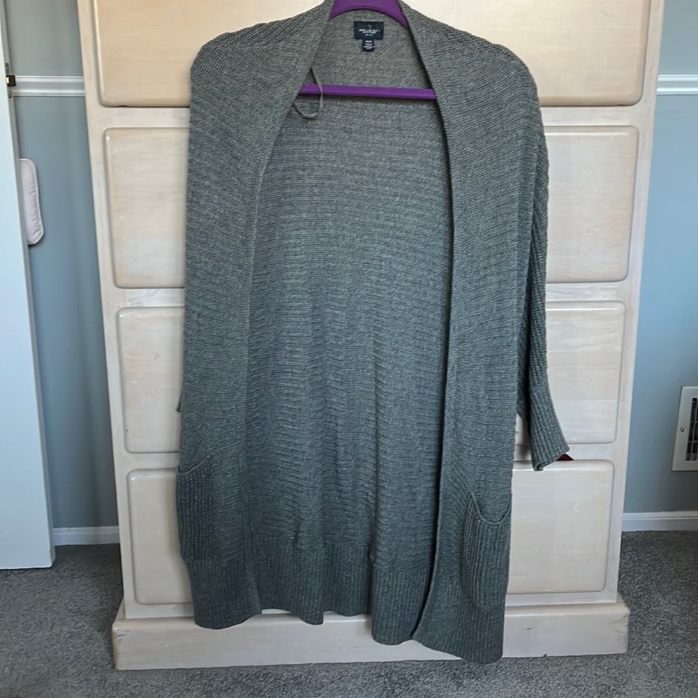 American Eagle Grey cardigan size M